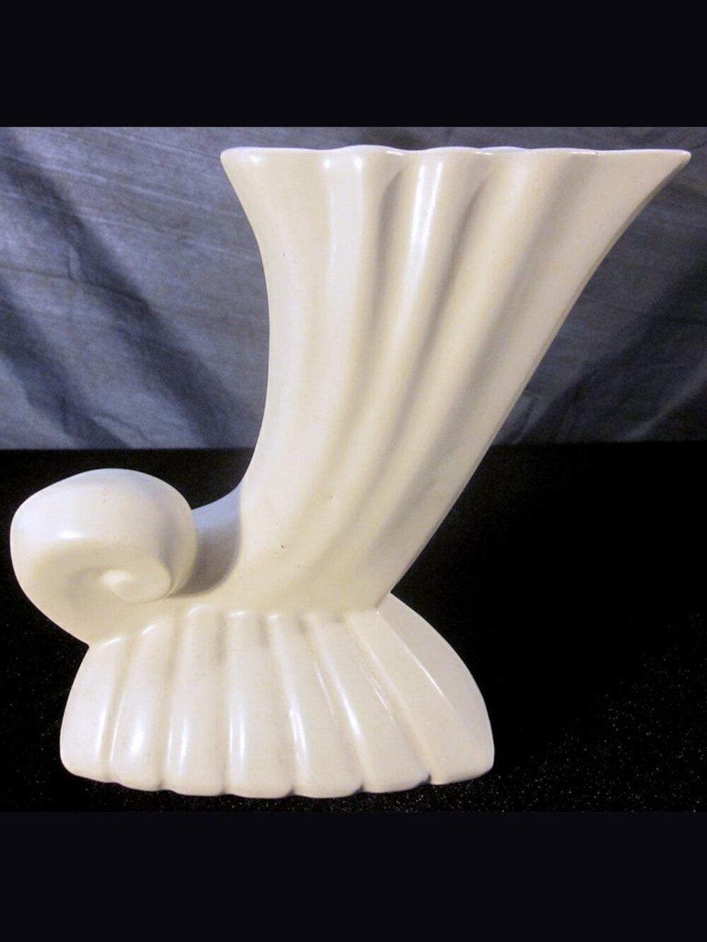 RARE Bauer Pottery Cornucopia Vase White 1940s Los Angeles 6.5" high, 5"wide